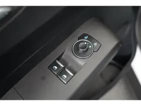 Ford Transit Courier thumbnail 12