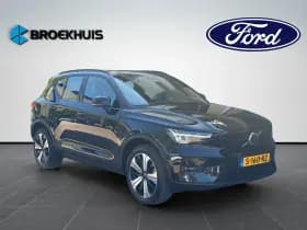 Volvo XC40 thumbnail 3
