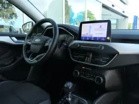 Ford Focus thumbnail 6
