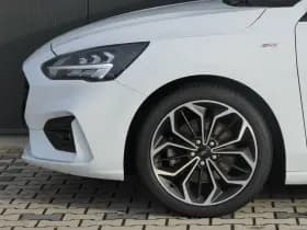 Ford Focus thumbnail 11