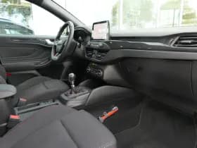 Ford Focus thumbnail 6