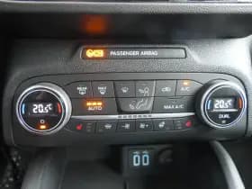 Ford Focus thumbnail 8