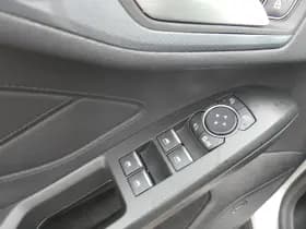 Ford Focus thumbnail 25