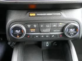 Ford Focus thumbnail 8