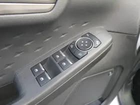Ford Kuga thumbnail 35