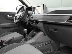 Ford Transit Courier thumbnail 7