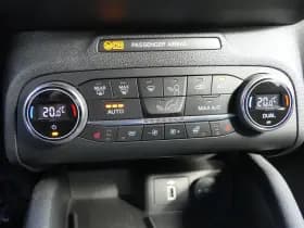 Ford Focus thumbnail 8