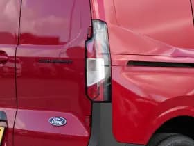 Ford Transit Courier thumbnail 31