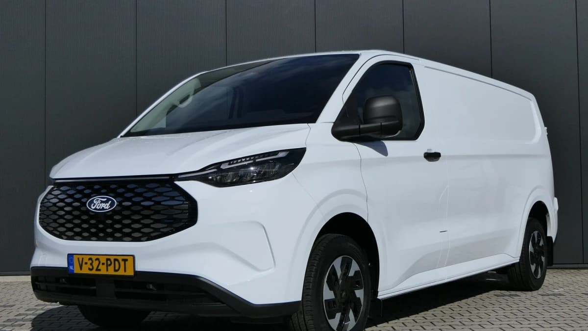 Ford E-Transit Custom — foto 1
