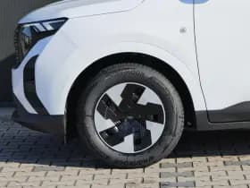 Ford E-Transit Courier thumbnail 14