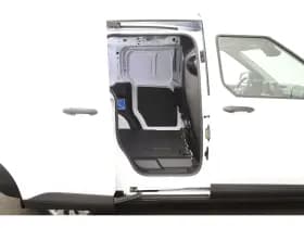 Ford Transit Courier thumbnail 10