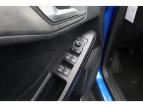 Ford Focus thumbnail 12