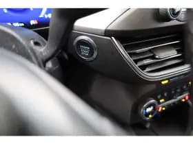 Ford Focus thumbnail 18