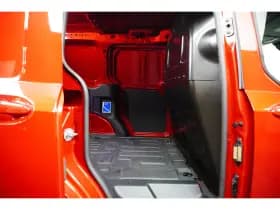 Ford Transit Courier thumbnail 12