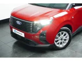 Ford Transit Courier thumbnail 14