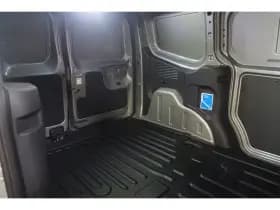 Ford E-Transit Courier thumbnail 36