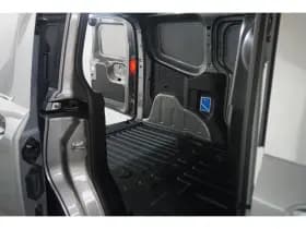 Ford E-Transit Courier thumbnail 44