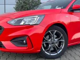 Ford Focus thumbnail 3