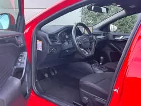 Ford Focus thumbnail 4