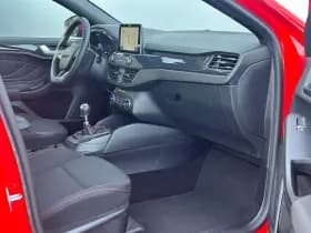 Ford Focus thumbnail 10
