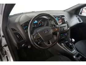 Ford Focus thumbnail 12