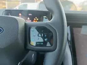 Ford Explorer thumbnail 8
