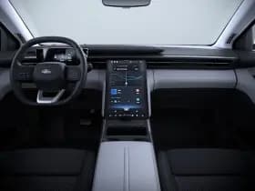 Ford Explorer thumbnail 5