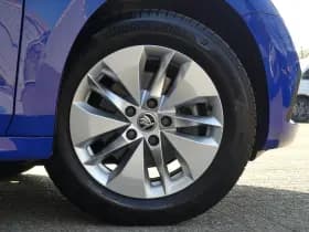Škoda Octavia thumbnail 3
