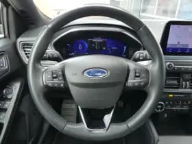 Ford Focus thumbnail 8