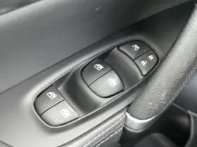 Nissan Qashqai thumbnail 30
