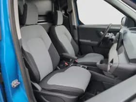 Ford E-Transit Courier thumbnail 15