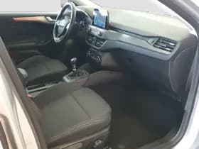 Ford Focus thumbnail 9
