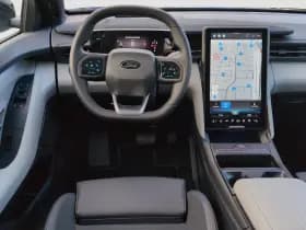 Ford Explorer thumbnail 2
