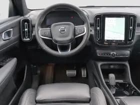 Volvo XC40 thumbnail 2
