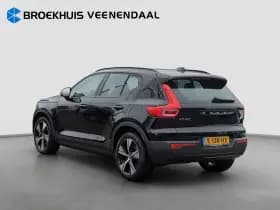 Volvo XC40 thumbnail 3