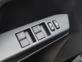 Toyota RAV4 thumbnail 17
