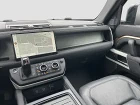 Land Rover Defender thumbnail 22