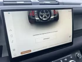Land Rover Defender thumbnail 29