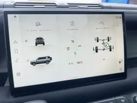 Land Rover Defender thumbnail 30