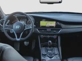 Alfa Romeo Giulia thumbnail 2