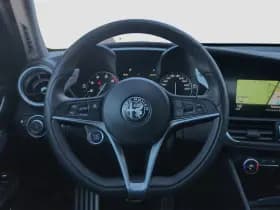 Alfa Romeo Giulia thumbnail 12