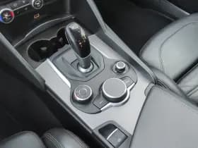 Alfa Romeo Giulia thumbnail 23