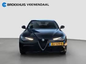 Alfa Romeo Giulia thumbnail 4