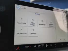 Ford E-Transit Courier thumbnail 28