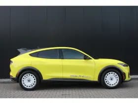 Ford Mustang Mach-E thumbnail 3