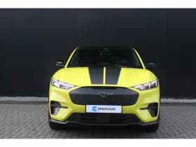 Ford Mustang Mach-E thumbnail 4