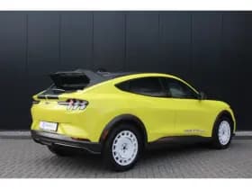 Ford Mustang Mach-E thumbnail 5