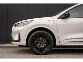 Ford Kuga thumbnail 43