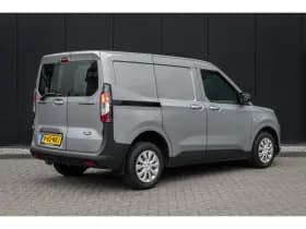 Ford Transit Courier thumbnail 2