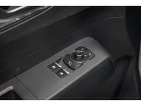 Ford Transit Courier thumbnail 33